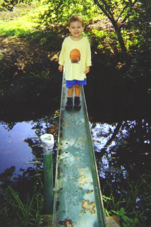 This little bridge takes us to Lake Bonclarken